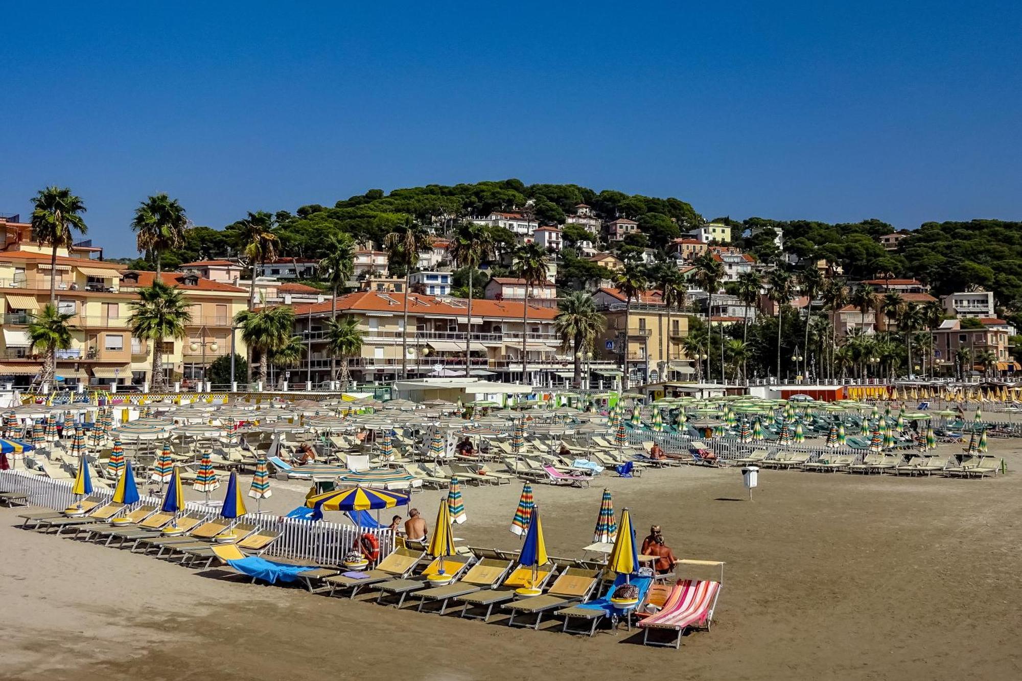 Laigueglia Beach - Happy Rentals Exterior photo