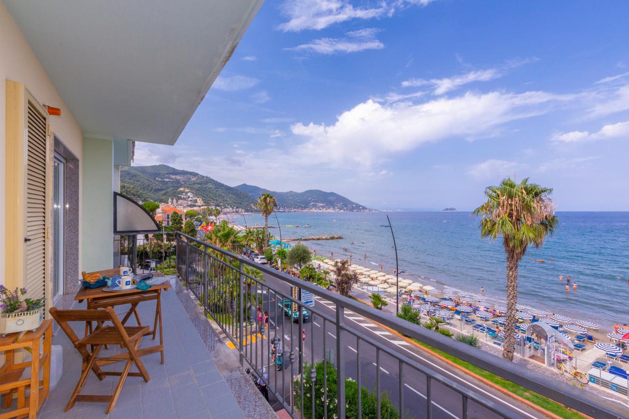 Laigueglia Beach - Happy Rentals Exterior photo